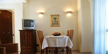 Harmony Apartahotel 4*