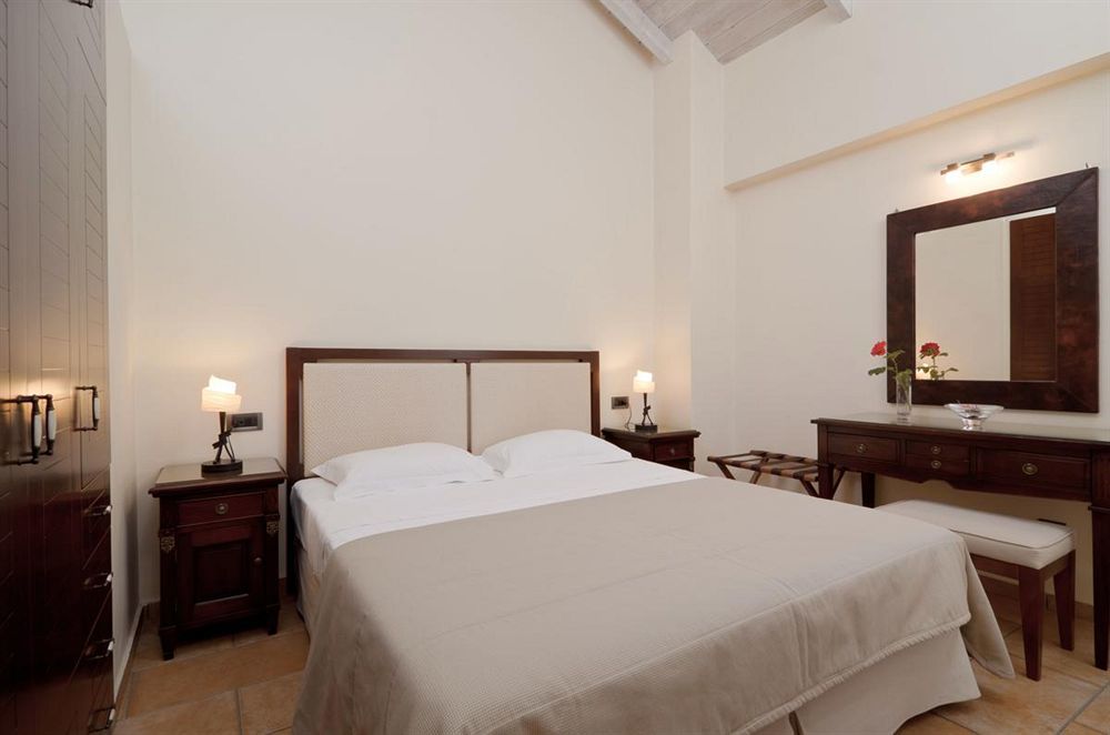 Harmony Apartahotel 4*