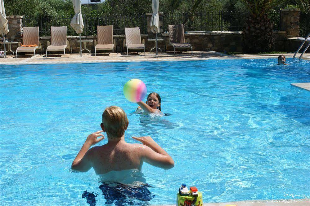 Harmony Apartahotel Selianítika